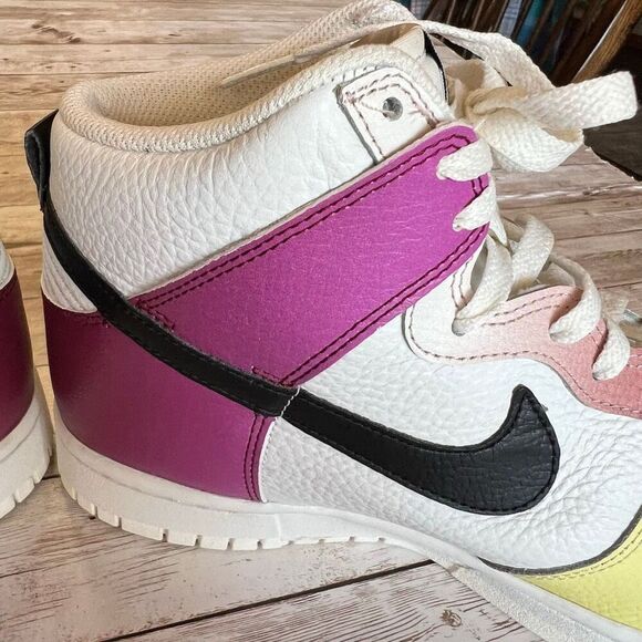 NIKE Dunk High Women’s 9 Summit White Black Red FD0802-100 Shoes Trainers - Picture 11 of 15